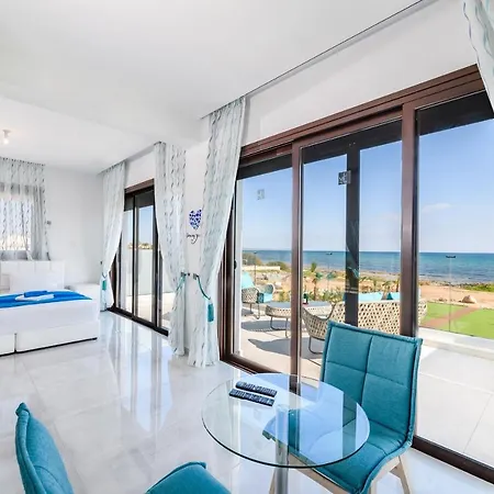 וילה Serenity Seafront איה נאפה